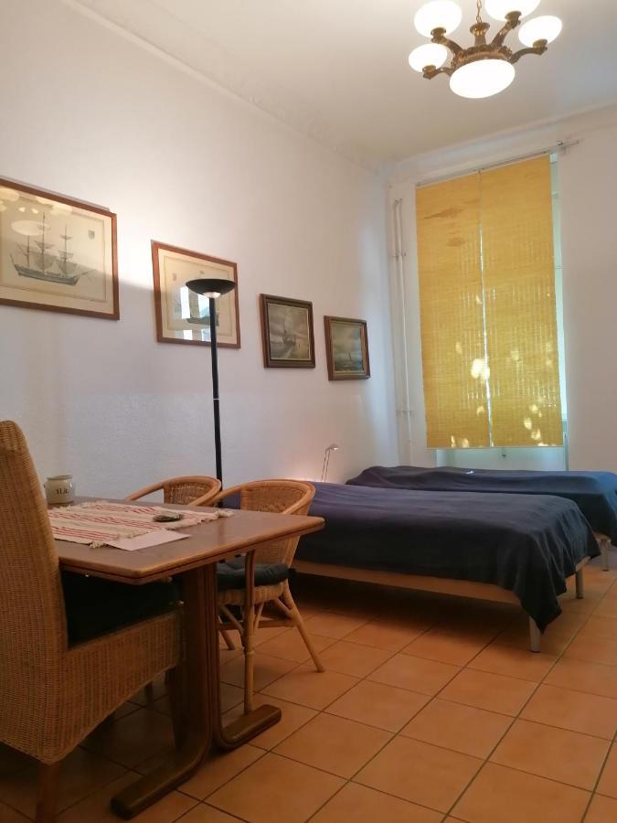 Appartement Esmarchstr. 20 *